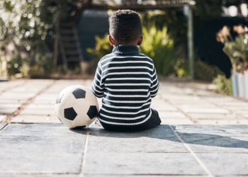 Parents ‘should be seen and not heard’ when it comes to kids and their friendships